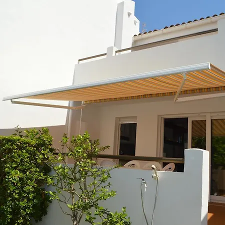 Reihenhaus Am Mit Pool, Primera Linea